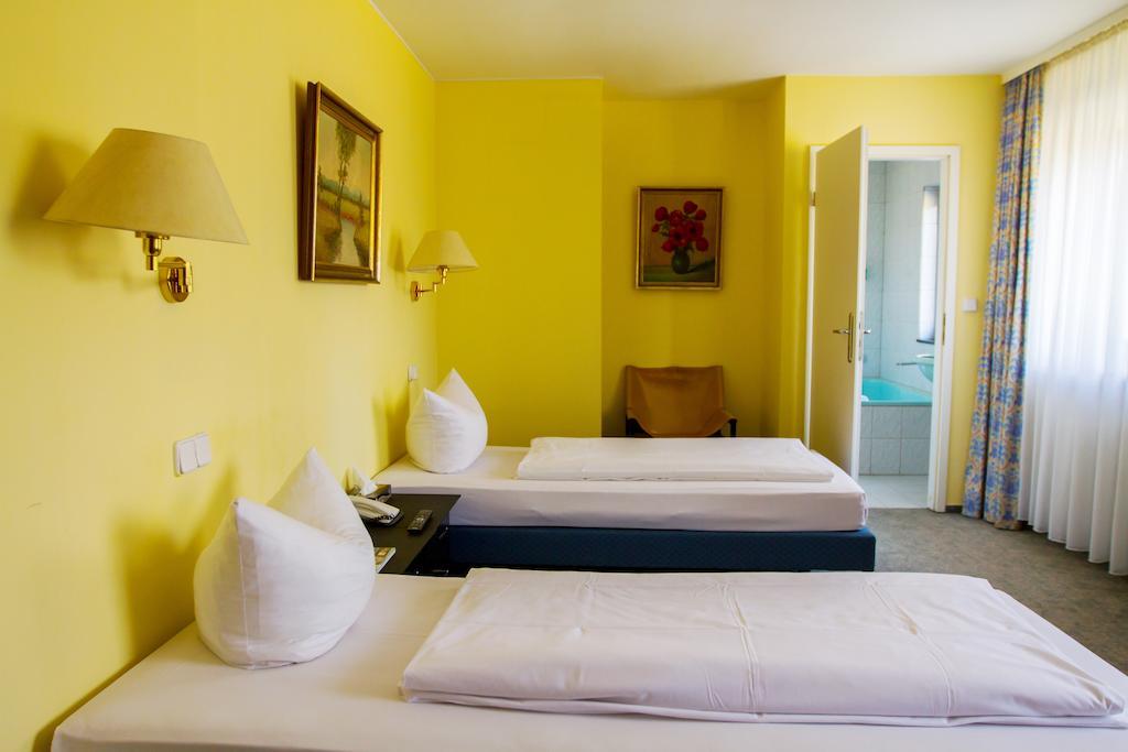 Heidekrug Hotel Oberursel Kamer foto