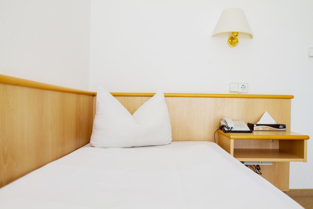 Heidekrug Hotel Oberursel Kamer foto