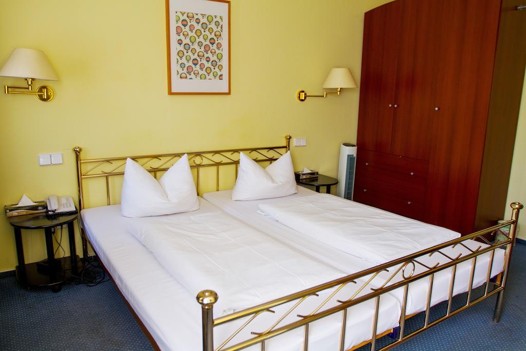 Heidekrug Hotel Oberursel Kamer foto